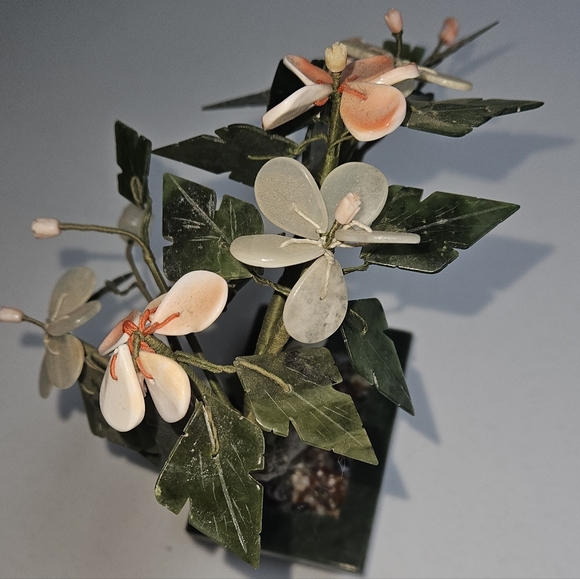 Vintage chinese carved  jade & shell  bonsai tree. - Picture 4 of 7